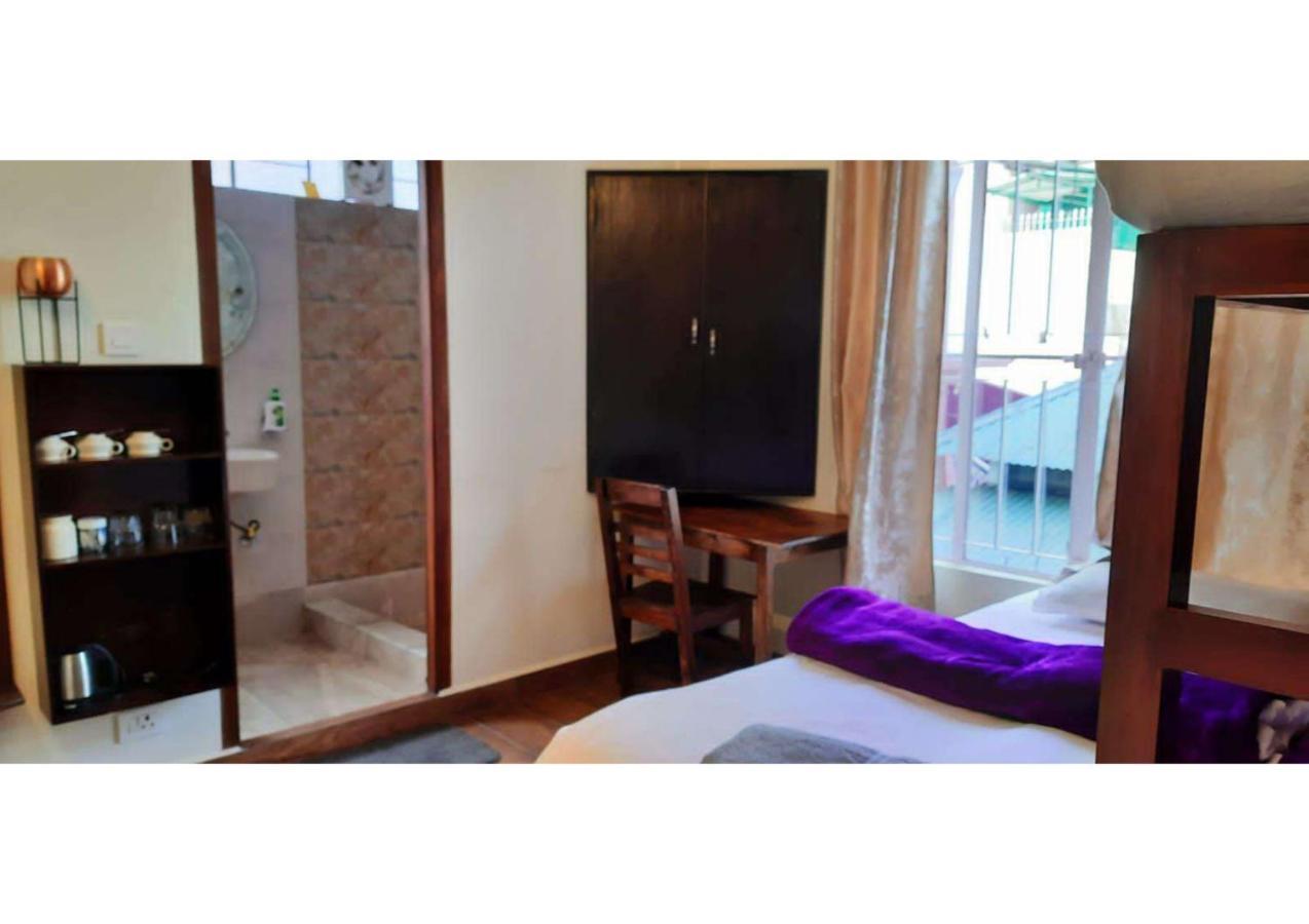 East Blue Homestay Шиллонг Экстерьер фото
